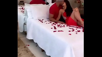 Abeja reina morena sexy privacy