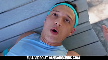 Hardcore porn jogging blonde milf’s tight ass takes deep anal pound