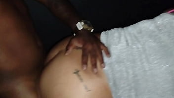 Corno filma safada fazendo putaria na cabine