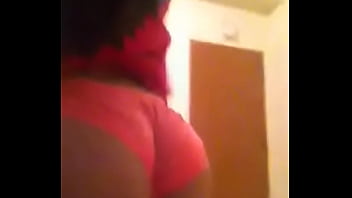 Duchess pulling her panties