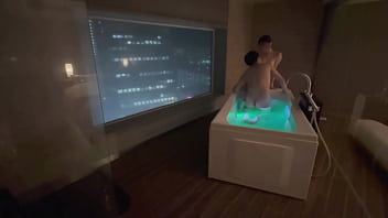 【個人撮影】家にいた可愛いサンタさんの色白美乳を赤ちゃんのように吸いまくる & 夜景の見えるホテルのお風呂でイチャイチャ立ちバックで激しく突く生ハメsex