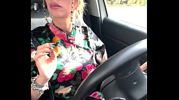 Hello la team en partant tourner mon épisode du lundi je me suis faite