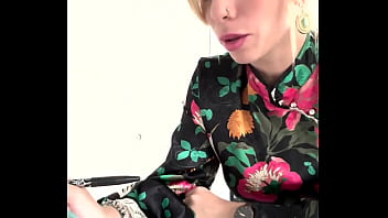 Hello la team en partant tourner mon épisode du lundi je me suis faite