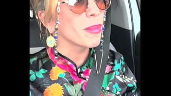 Hello la team en partant tourner mon épisode du lundi je me suis faite