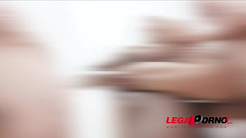 Paris devine returns to studio for hardcore double penetration and facial sz2563