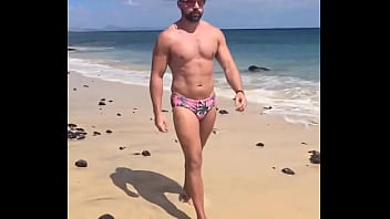 Beach day do you like my beach outfit