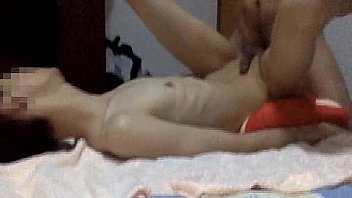 大陆短发男生在酒店3p thumbnail