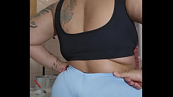 Meu marido convidou ela pra me ajudar nos afazeres de casa