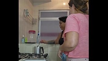 Meu marido convidou ela pra me ajudar nos afazeres de casa