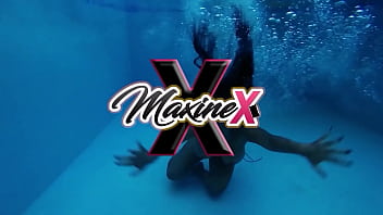 Lucky scott rhodes rubs & eats maxine x's oriental orifices