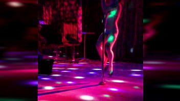 Manic moxxi shows you her pole dancing