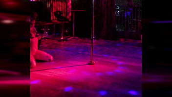 Manic moxxi shows you her pole dancing