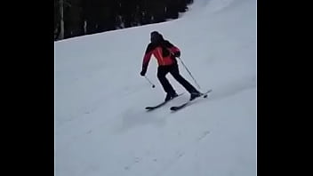 I’m having a blast skiing in mammoth i did 28 miles on day 1 time for day 2 ️catch me if you can