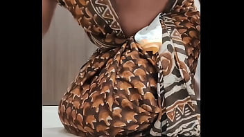 Housewife in saree blowjob