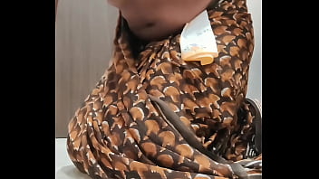 Housewife in saree blowjob Housewife in saree blowjob