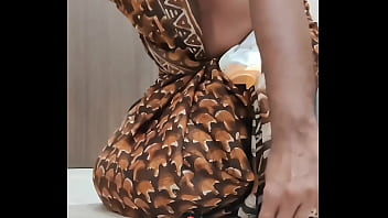 Housewife in saree blowjob Housewife in saree blowjob