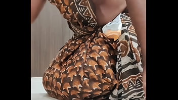 Housewife in saree blowjob