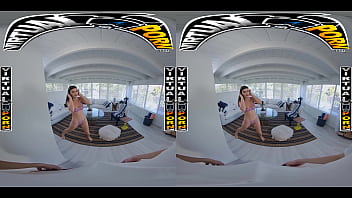 Virtual porn stepsister mae milano gets down and stuffs her mouth with her stepbro's dick making him moan in pleasure