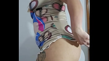 O gringo pediu pra mim gravar um vídeo dançando como se estivesse no puteiro