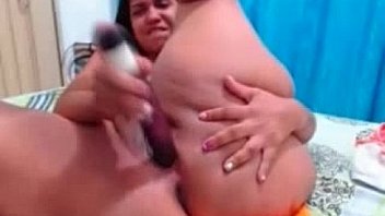 Chubby mature toying hard her pussy