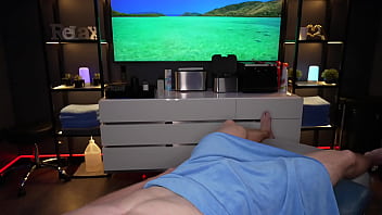 Big booty masseuse milks the cum out of her client