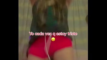 Chibola presume culo