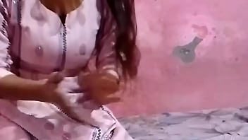 भाभी ने अपनी चूत से जोर जोर से आवाज के साथ पानी निकाला thumbnail