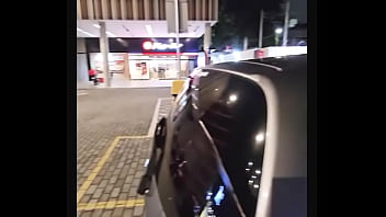 A sra moema e um bbc no estacionamento do mc e depois no carro enquanto o corno dirige