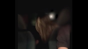 A sra moema e um bbc no estacionamento do mc e depois no carro enquanto o corno dirige