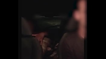 A sra moema e um bbc no estacionamento do mc e depois no carro enquanto o corno dirige