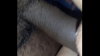 Mi vecina mi llama para chupar mi verga porque al cornudo no se le para y le gusta verme otros hombres