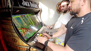 Dois jogadores uma máquina e muita adrenalina