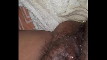 Dedeando rico mi vulva