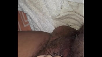 Dedeando rico mi vulva