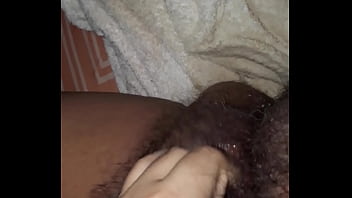 Dedeando rico mi vulva