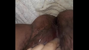 Dedeando rico mi vulva