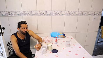 Barracos proibidos na vizinhança genro come inquilina o sogro pega no flagra