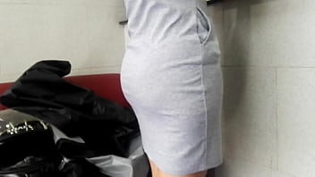 Culo preguntanto estadia en el hotel