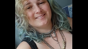 Je vais ouvrir un colis un peu spécial en live tu viens me voir