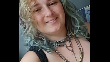 Je vais ouvrir un colis un peu spécial en live tu viens me voir