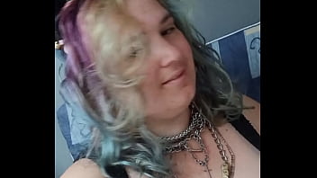 Je vais ouvrir un colis un peu spécial en live tu viens me voir