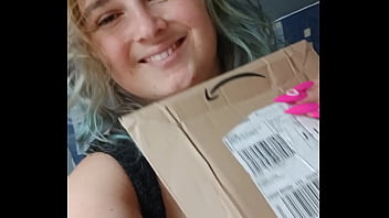 Je Vais Ouvrir Un Colis Un Peu Spécial En Live Tu Viens Me Voir thumbnail