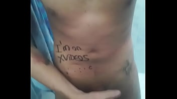 Joven Twink Masturbándose Antes Del Baño thumbnail