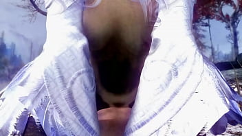 Traveler finds a slutty girl in the wild