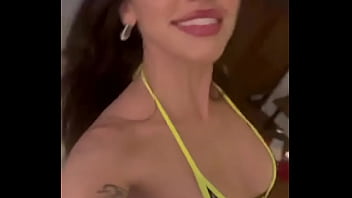 I have exciting news i’ll be at #avn on jan 4th 12 4pm signing at sidechickcom booth come say hi