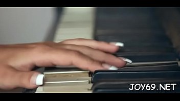 Solo gal in a hot play