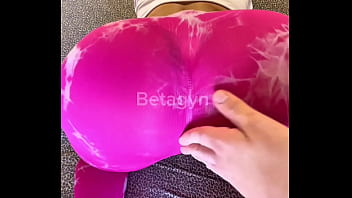 A patroa saiu e a empregada aproveitou o macho dela