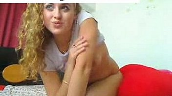 Webcam teen girl fingering her pussy on the toilet