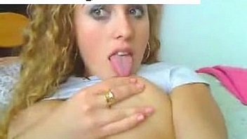 Webcam teen girl fingering her pussy on the toilet