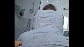 Culo enorme da sentones encima de gran polla